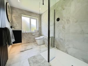 Photo 7- click for photo gallery